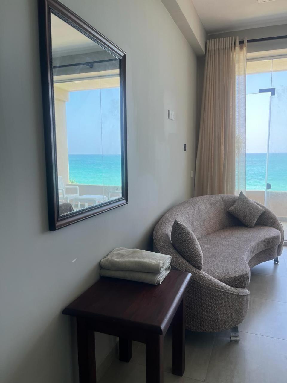 Blue Wave Beach Villa By Aaryan Group أمبالانغودا المظهر الخارجي الصورة