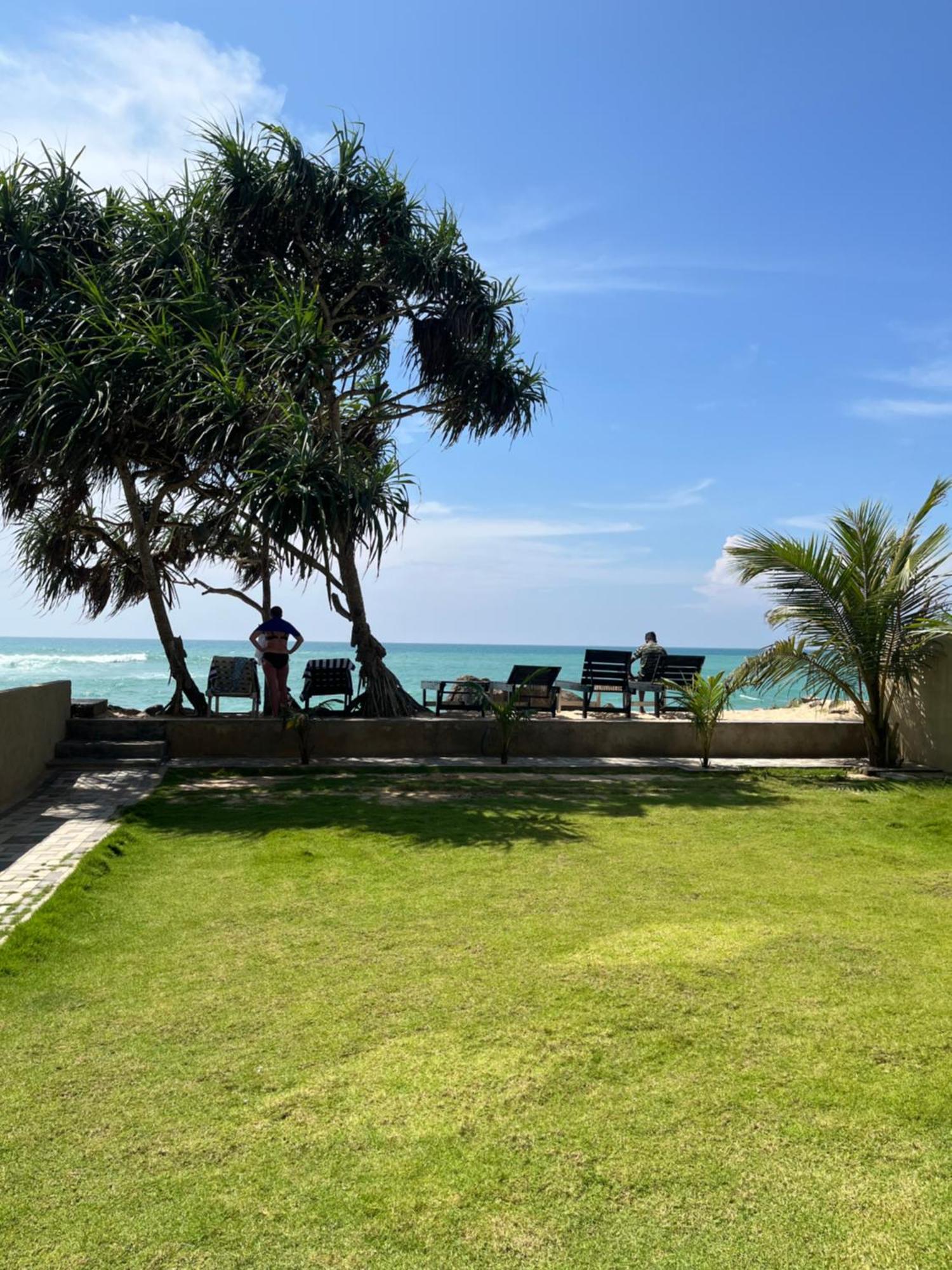 Blue Wave Beach Villa By Aaryan Group أمبالانغودا المظهر الخارجي الصورة